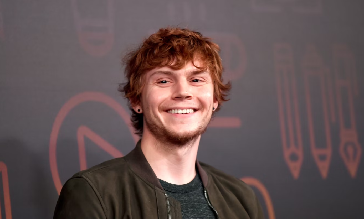 Evan Peters 1