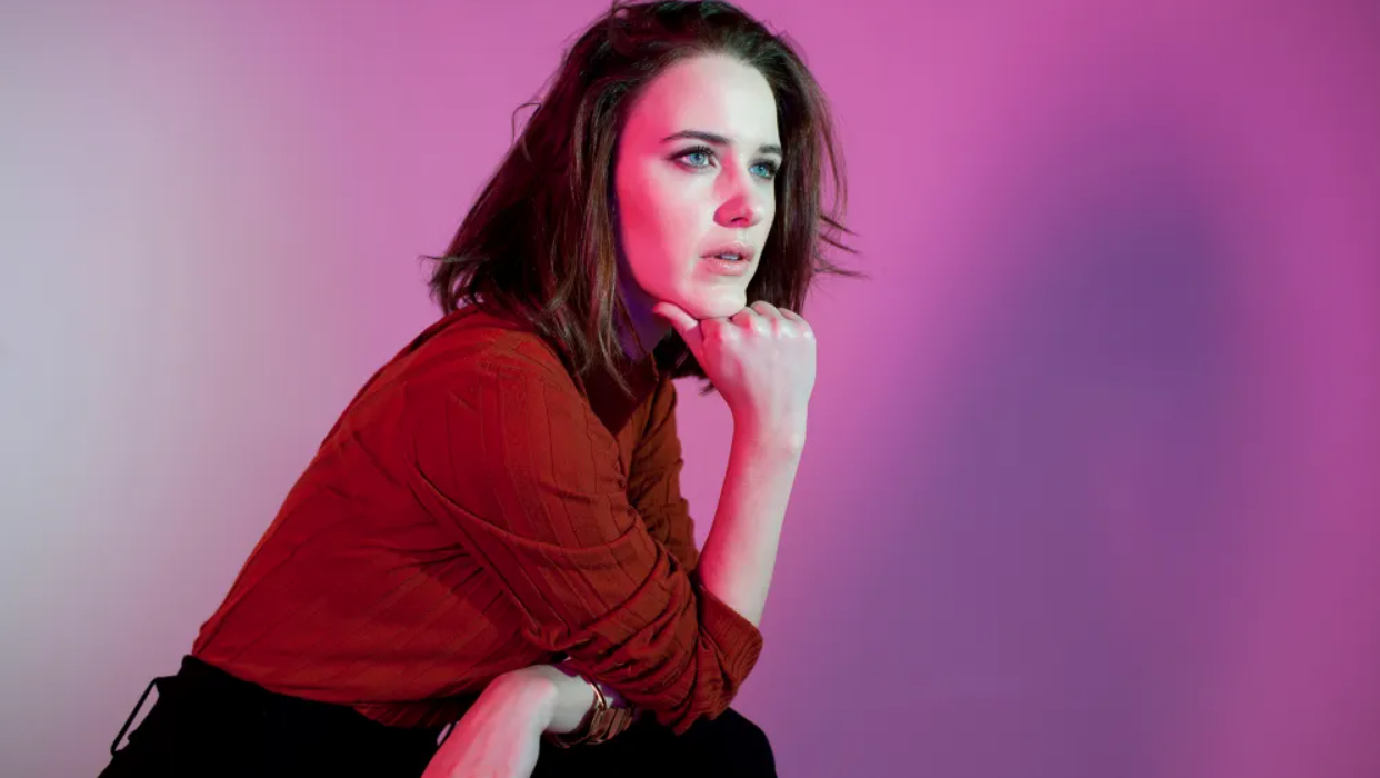 Rachel Brosnahan 3